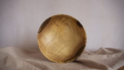 schöne Holzschüssel
